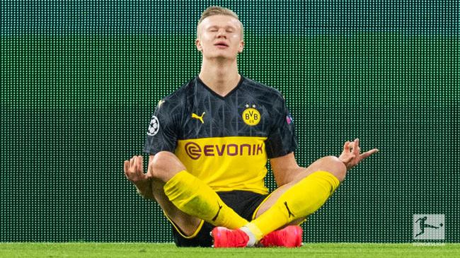 山东男篮激烈对决青岛男篮，裁判控场不足引发热议，球员受伤成焦点。