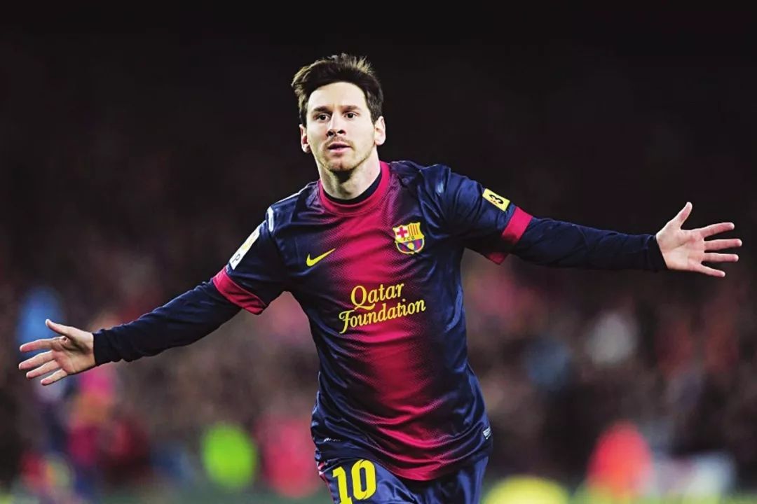 斯帕莱蒂与孔蒂的意甲逆转：那不勒斯击败尤文图斯，迎接新时代（意甲风云再起：斯帕莱蒂与孔蒂的对决，那不勒斯击退尤文迎来新纪元）