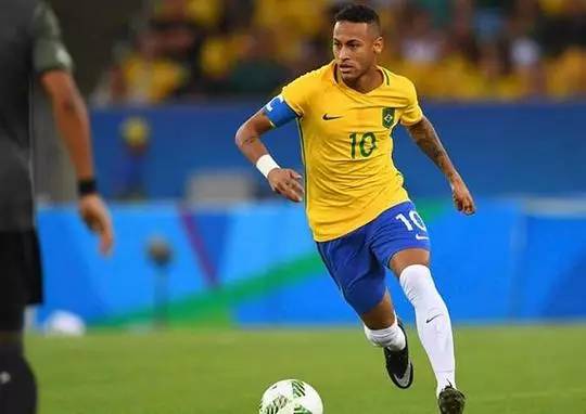 2025中超官方最佳球员候选：瓦科、莱昂纳多领衔，王钰栋在列