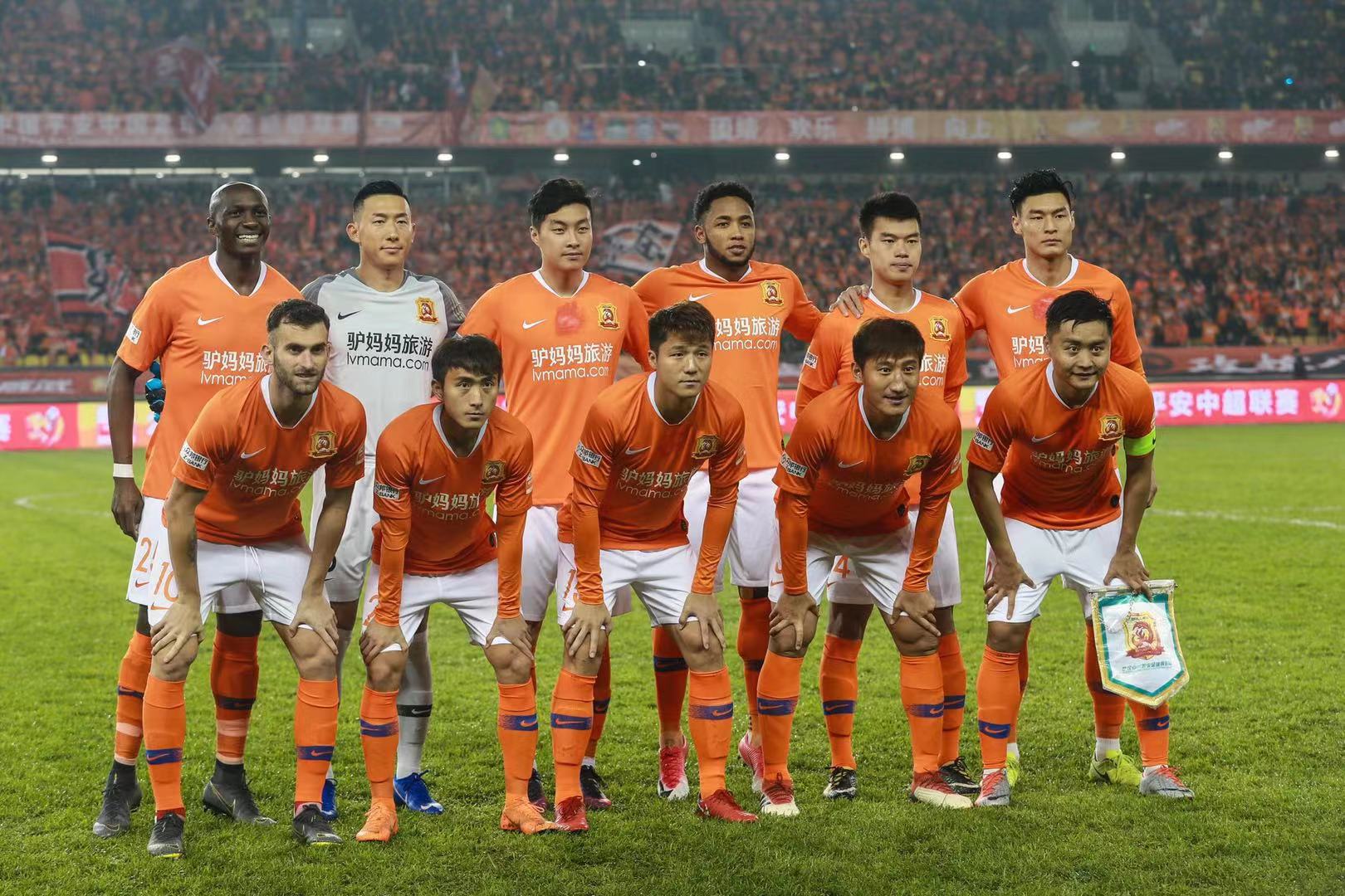 英超冬窗再次创记录，引援狂潮再现（英超冬季转会窗再破纪录，买人热潮卷土重来）