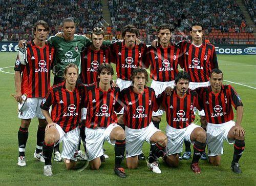 自吉鲁以来，姆巴佩是首位欧冠上演大四喜的法国球员（姆巴佩成继吉鲁之后欧冠首位上演大四喜的法国球员）