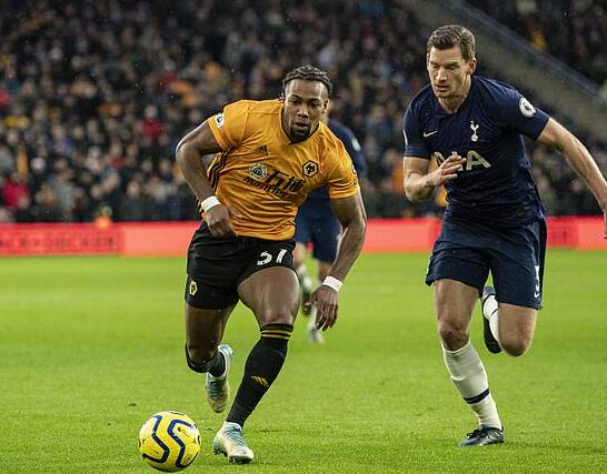 詹姆斯关键三分绝杀