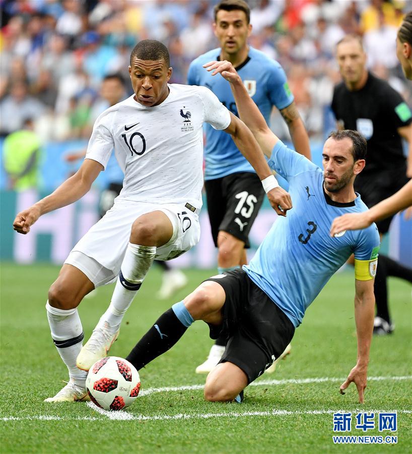 勇士队防守顶尖，波斯特超越格林，科尔应给予更多首发机会。