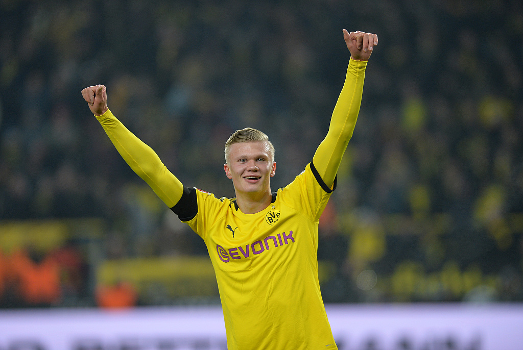 英超首次助攻，吉滕斯本赛季各项赛事助攻数为切尔西队内最多（吉滕斯英超收获处子助攻，本赛季各项赛事助攻数领跑切尔西）